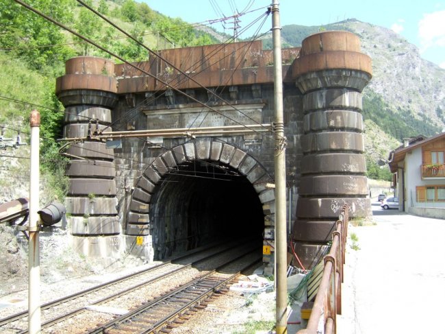 Самые необычные транспортные тоннели