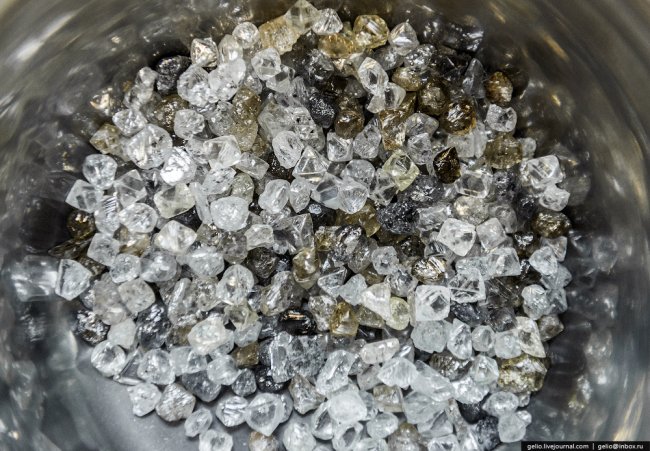 Как добывают и обрабатывают алмазы