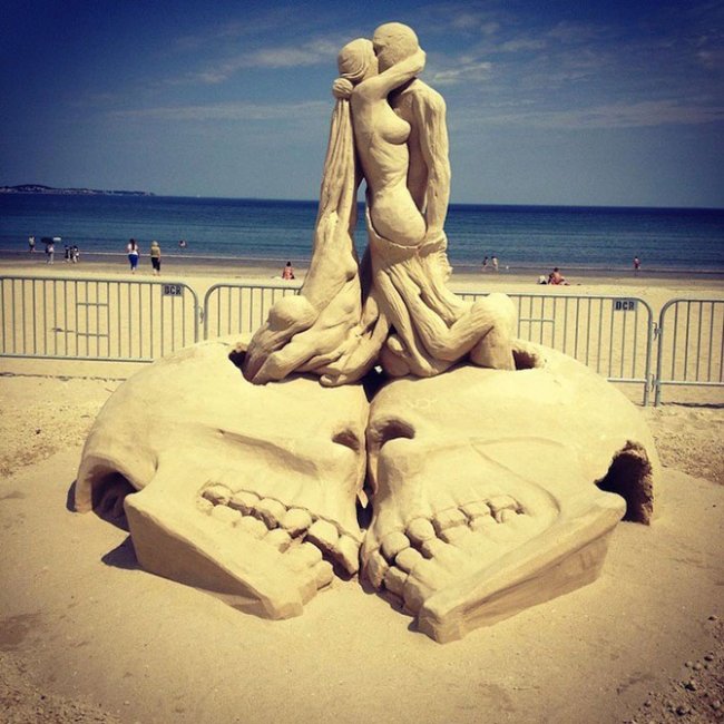 Поразительные скульптуры из песка