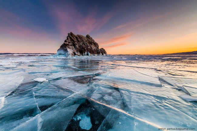 Природа Байкала: ледокол Еленка