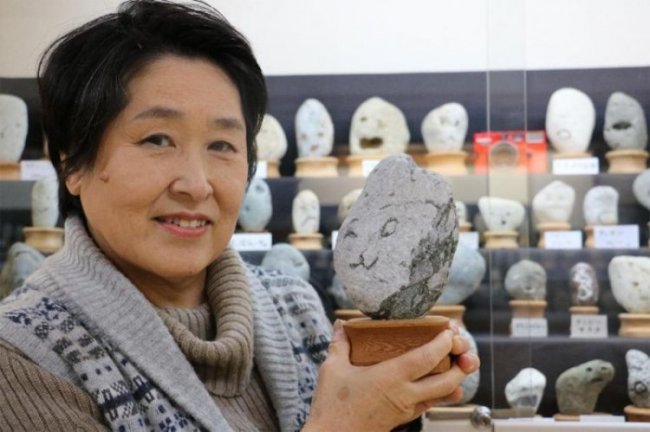 Японский музей камней с человеческим лицом