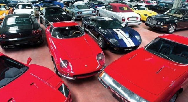 430 редких авто изъяли у итальянского бизнесмена