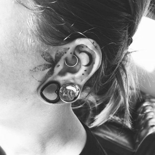 Новый модный тренд: татуировки на ушах