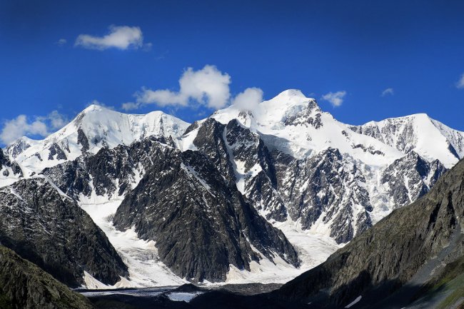 Гора Белуха — символ Алтая, самая высокая гора Алтая и Сибири (4506 м.)