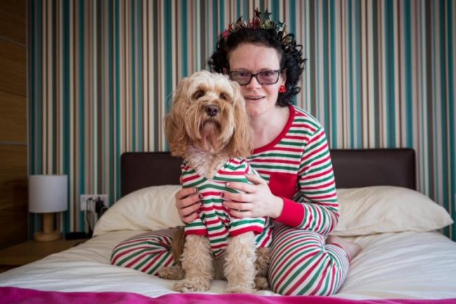Британка купила 68 рождественских подарков собаке
