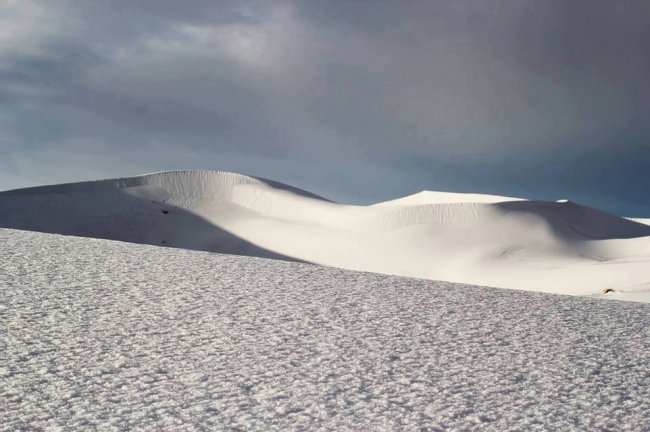 В пустыне Сахара выпал снег. Опять