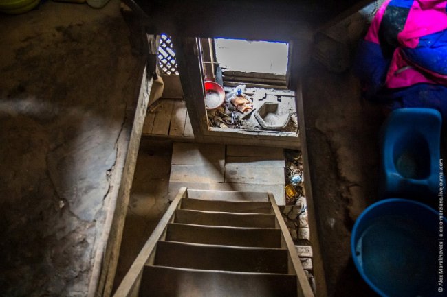 За чертой бедности: один день из жизни непальской семьи