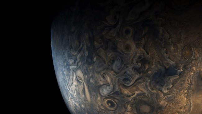Планета Юпитер — самая большая планета Солнечной системы