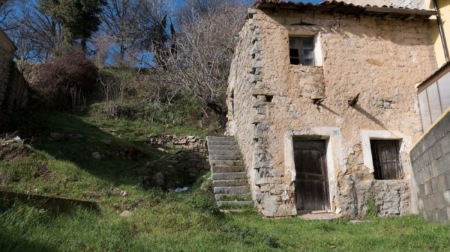 Домик в итальянской деревне можно приобрести за 1 евро