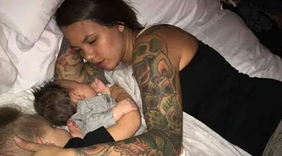 Публикация мужем фото спящих мамы и детей взбудоражила соцсети, он не ожидал такой реакции