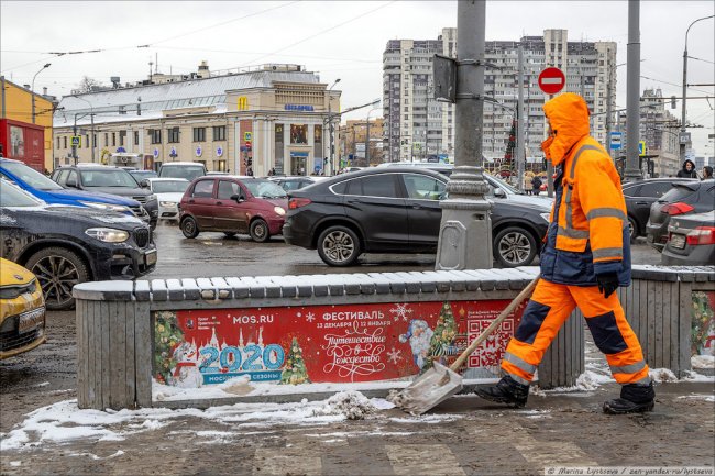 Как в Москве убирают снег