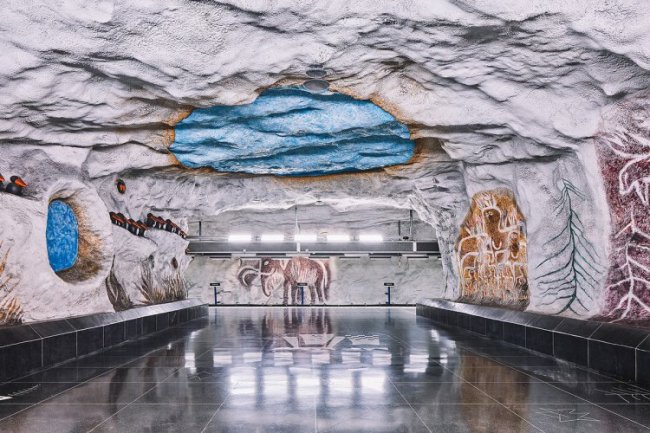 Стокгольмское метро на снимках Давида Альтрата