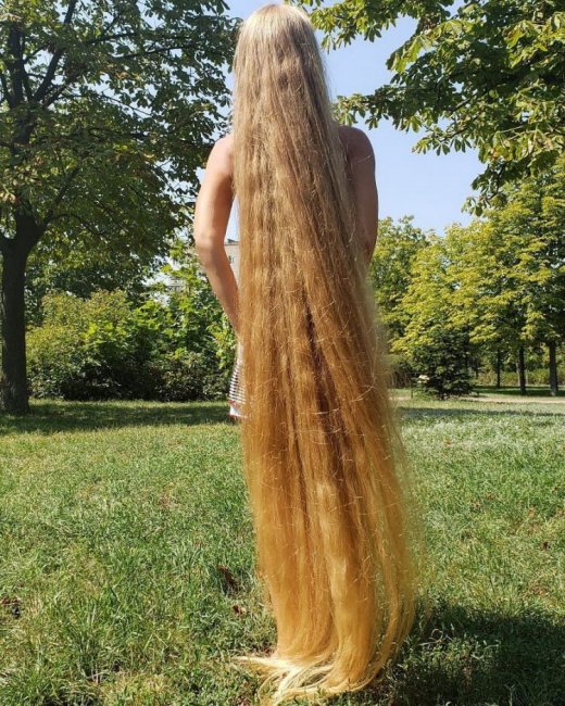 Рапунцель из Одессы с 1,8-метровыми волосами
