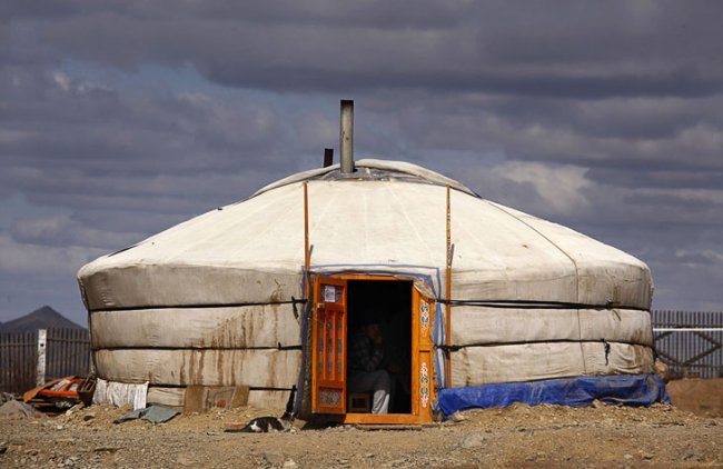 Как добывают золото в Монголии: «черные копатели»