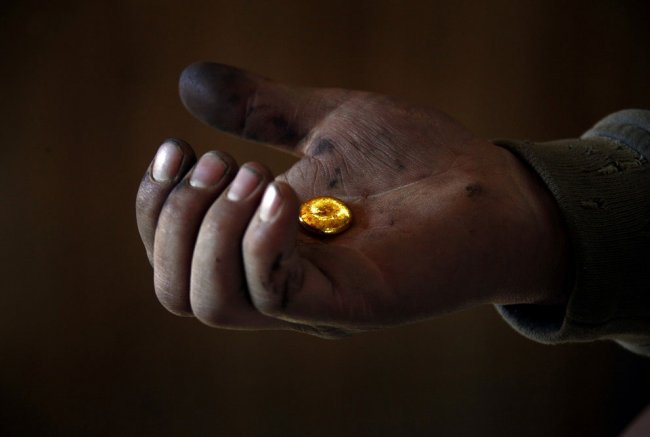 Как добывают золото в Монголии: «черные копатели»