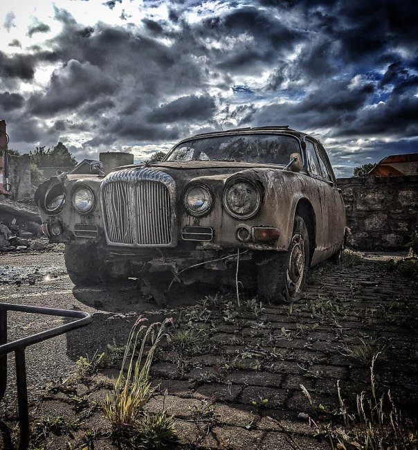 Городской исследователь обнаружил загадочное кладбище классических автомобилей в Шотландии