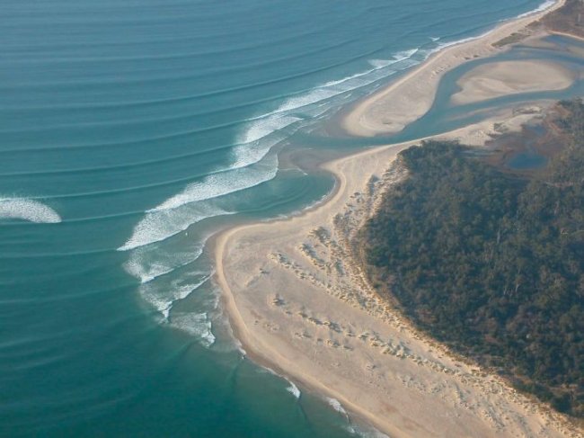 Почему в Назаре самые большие волны в мире
