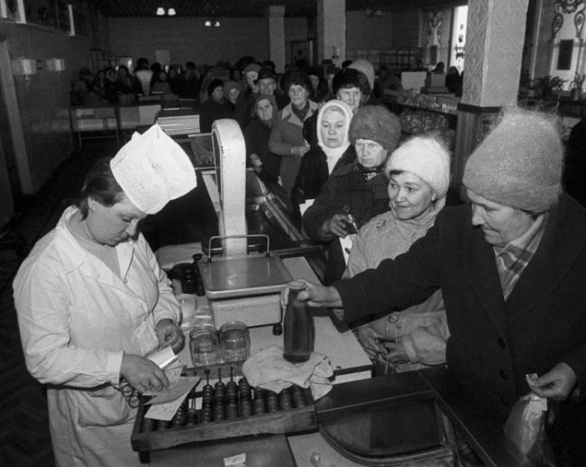 Какие товары в Советском Союзе были дефицитными