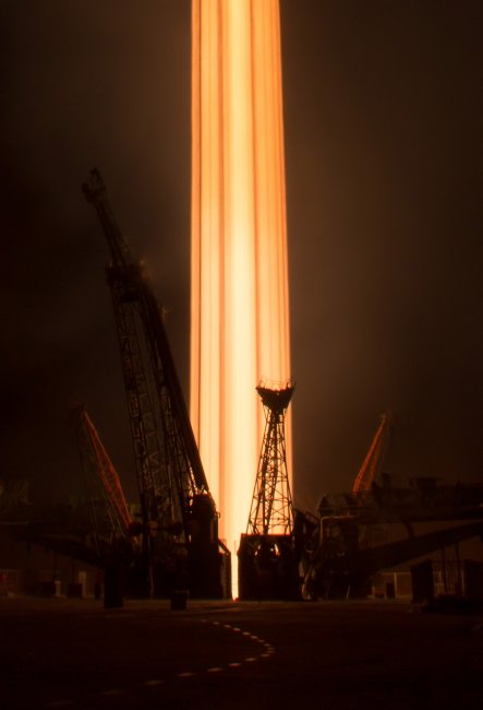 Старт российского космического корабля «Союз МС-03»